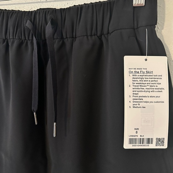 Lululemon On The Fly Skirt *21"
Black NWT​​​ - Picture 6 of 9